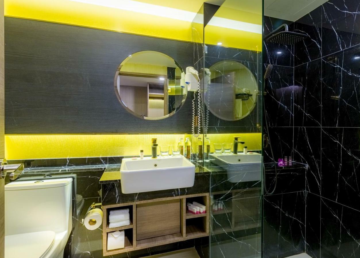 Glow Sukhumvit 5 Банкок Екстериор снимка
