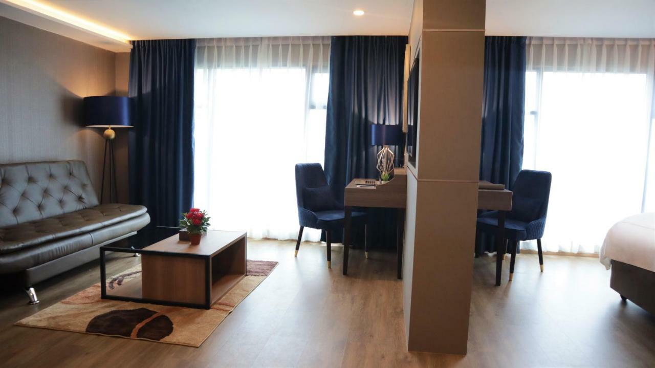 Glow Sukhumvit 5 Банкок Екстериор снимка