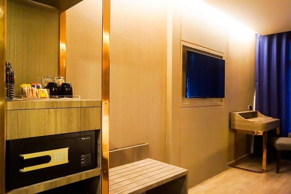 Glow Sukhumvit 5 Банкок Екстериор снимка